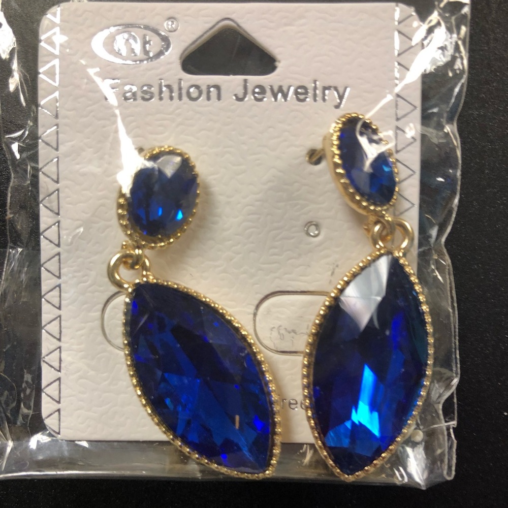 *SOLD* Simulated Sapphire Gold Drop Earrings